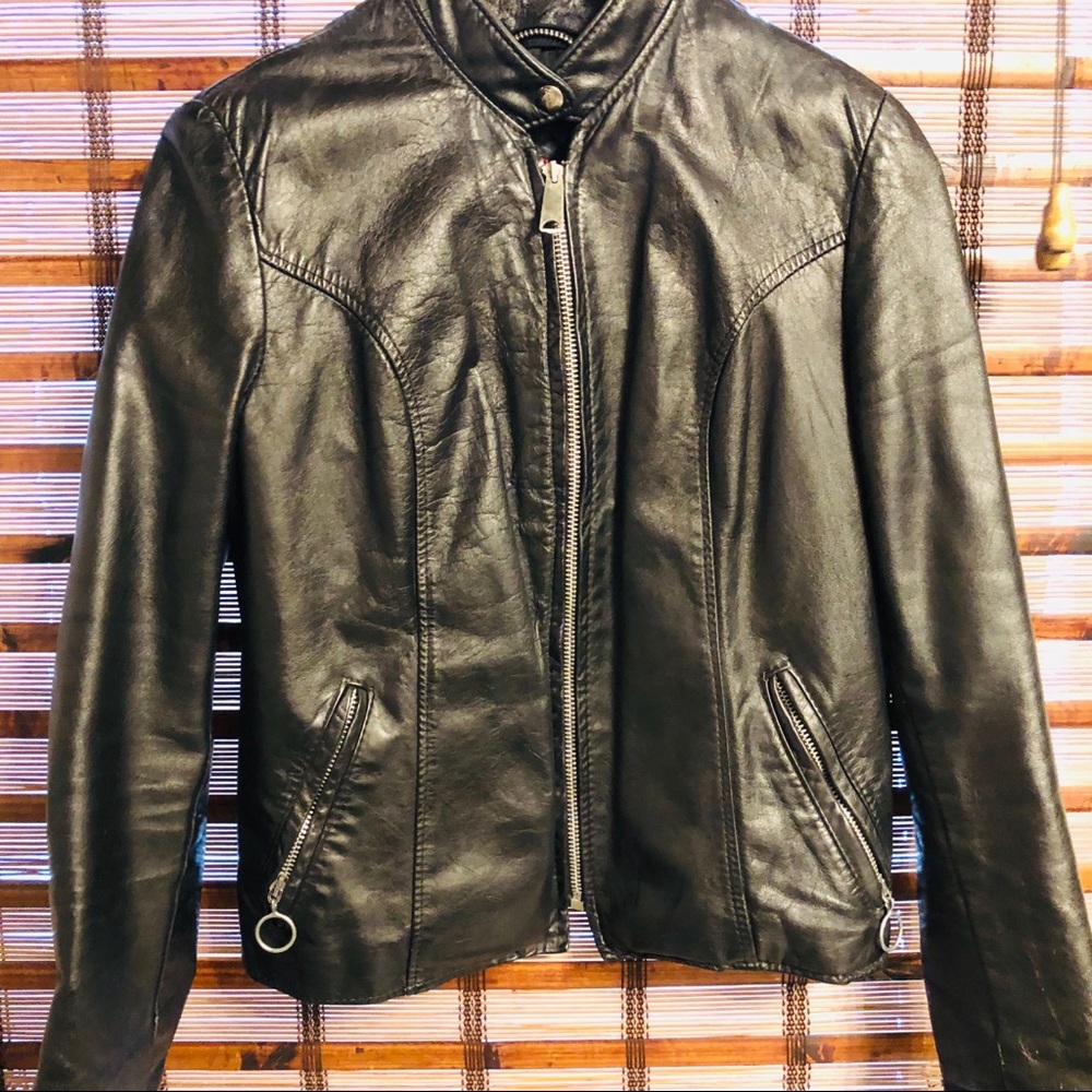 Vintage 80’s small black leather jacket